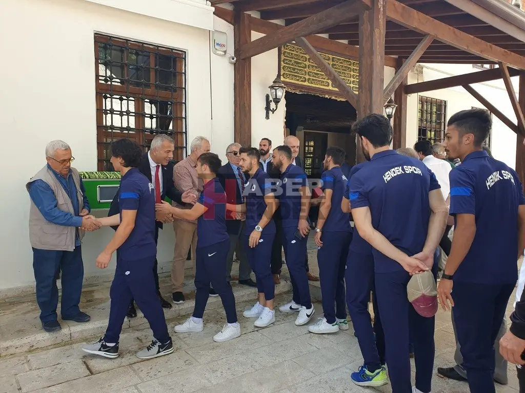 Haber: Babaoğlu’nun Teyzesi Son Yolculuğuna Uğurlandı - Galeri-2