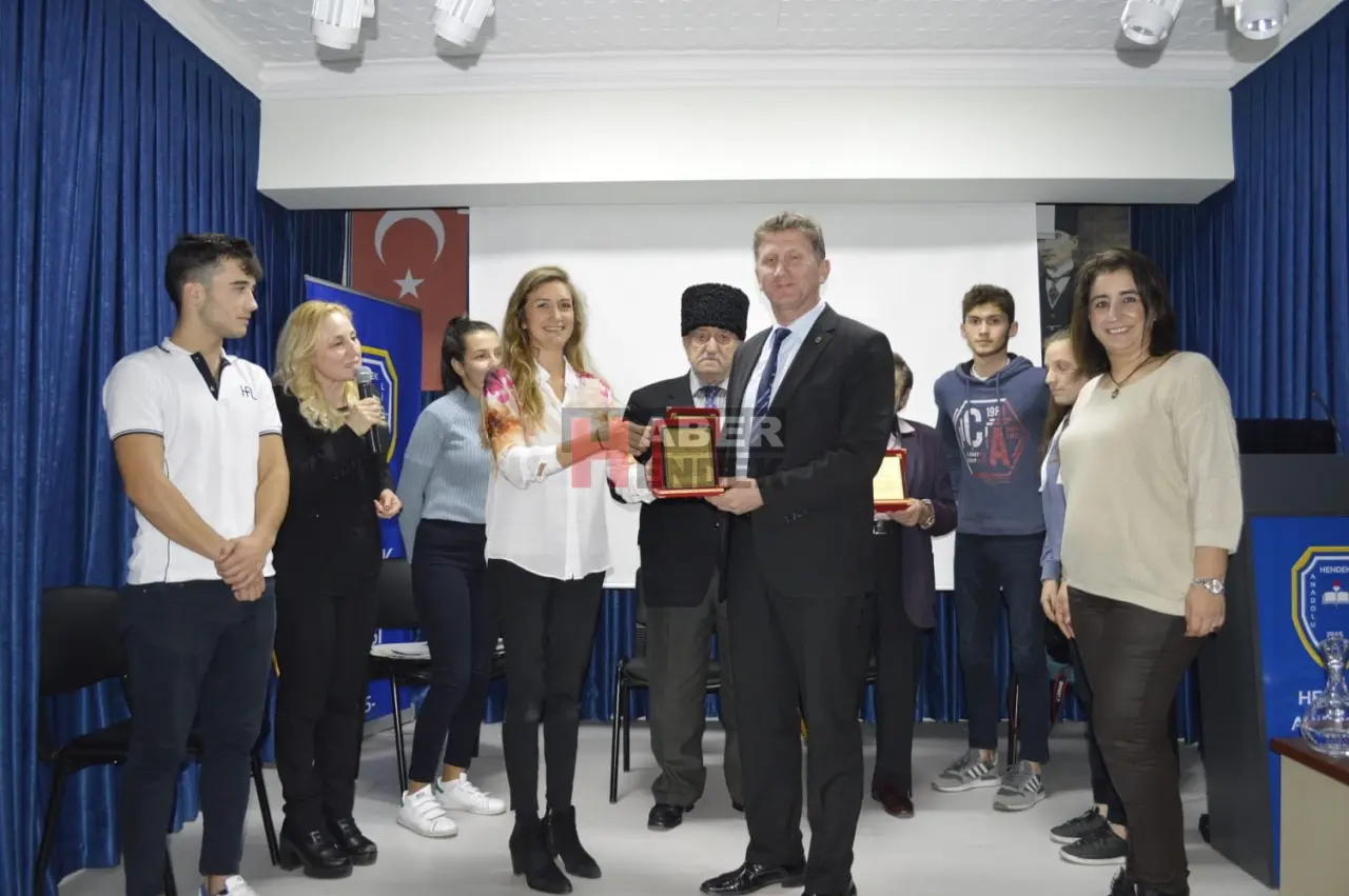Haber: GENÇLER TARİHİN SAYFALARINDA BULUŞTU - Galeri-3