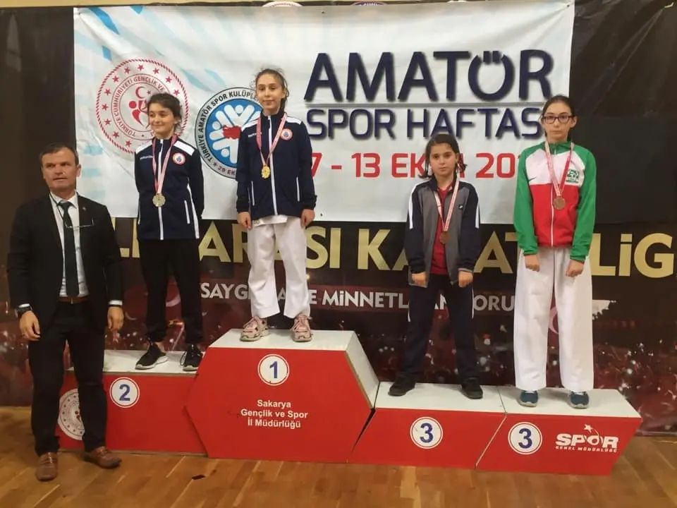 Haber: Hendekli Karatecilerden Madalya Şov - Galeri-3
