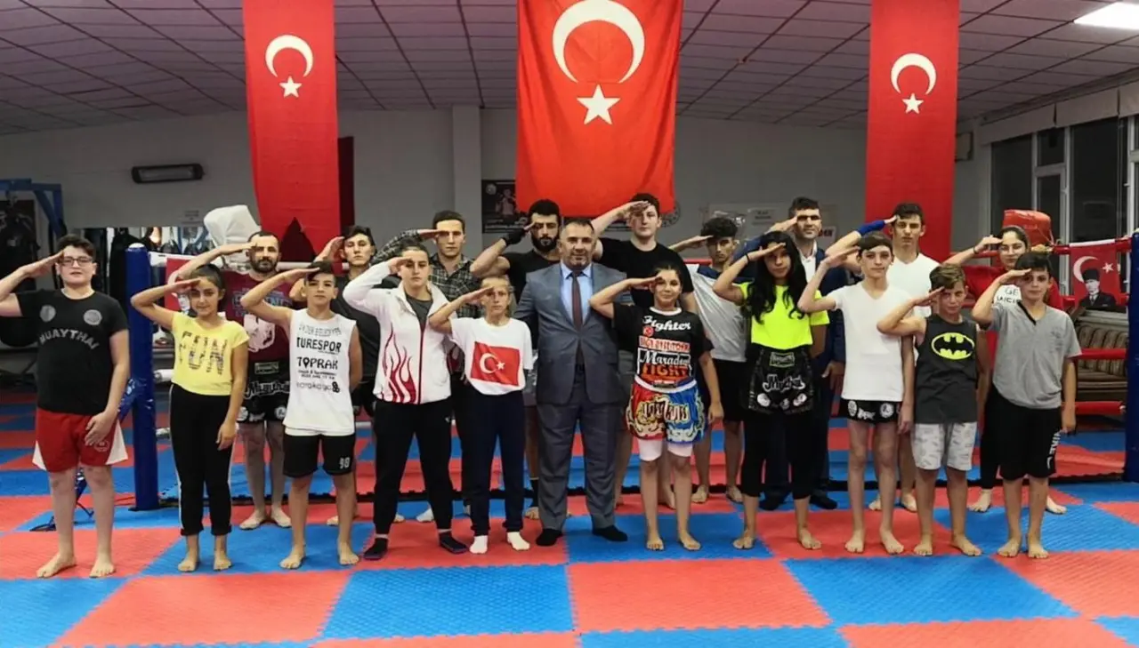 Haber: Sporcular Harçlıklarını Mehmetçiklere Bağışladı - Öne Çıkan