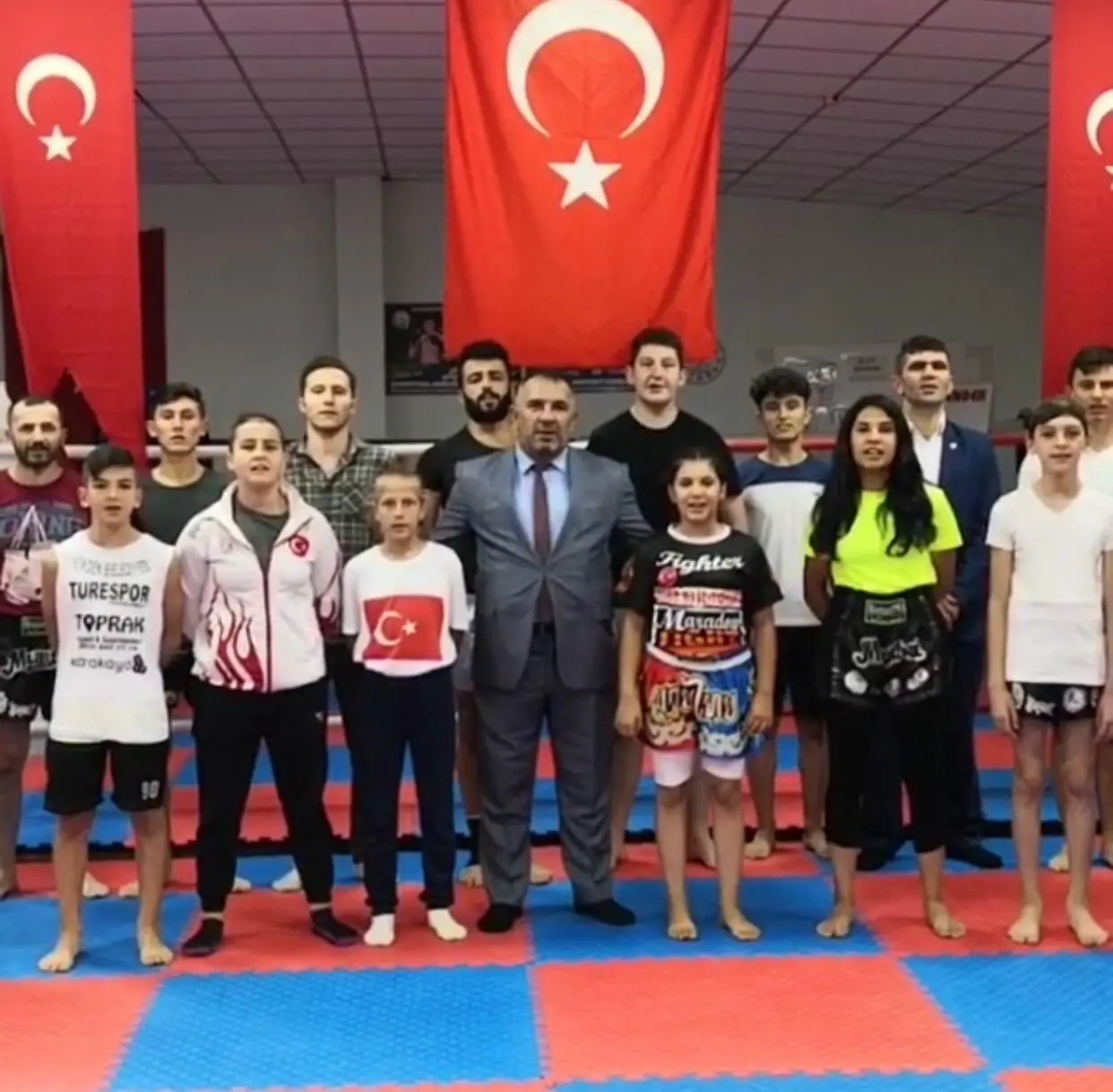 Haber: Sporcular Harçlıklarını Mehmetçiklere Bağışladı - Galeri-2