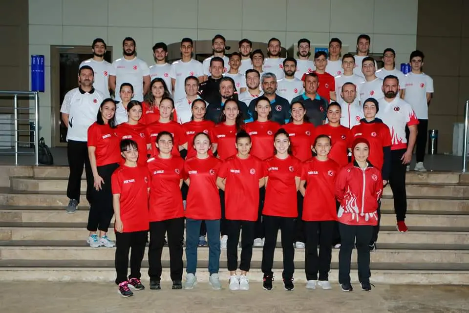 Haber: Karateciler Madalyaya Gitti - Galeri-1