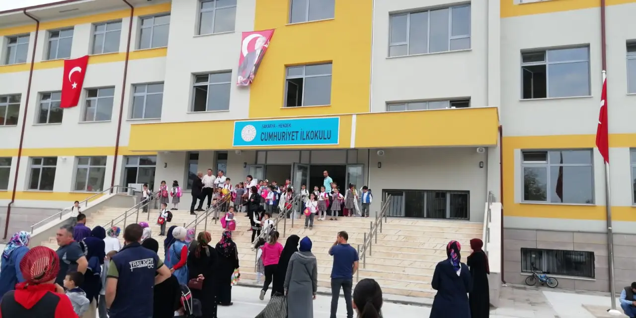 Haber: Yenimahalle Cumhuriyet İlkokulunda Eğitim Başladı - Öne Çıkan