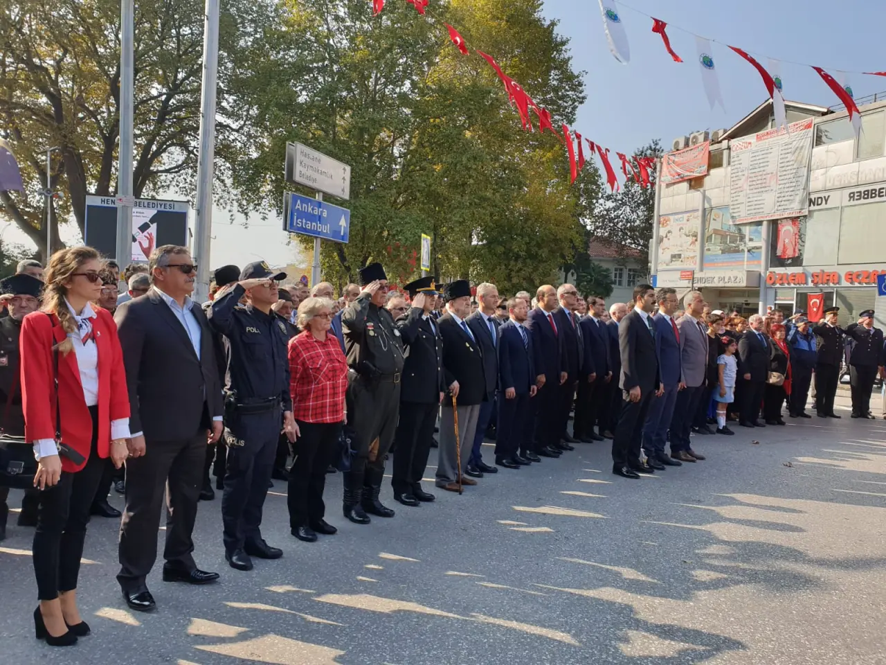 Haber: Cumhuriyet Bayramı Coşkusu Çelenk Koyma Töreni İle Başladı - Galeri-3