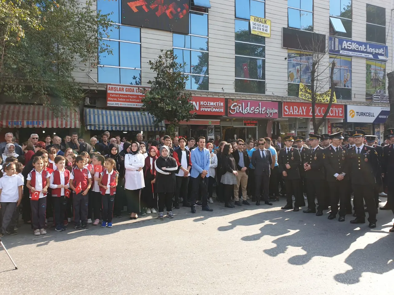 Haber: Cumhuriyet Bayramı Coşkusu Çelenk Koyma Töreni İle Başladı - Galeri-4
