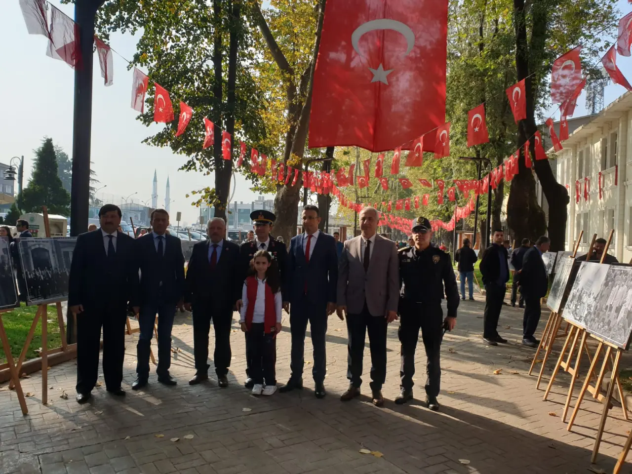 Haber: Cumhuriyet Bayramı Coşkusu Çelenk Koyma Töreni İle Başladı - Galeri-7