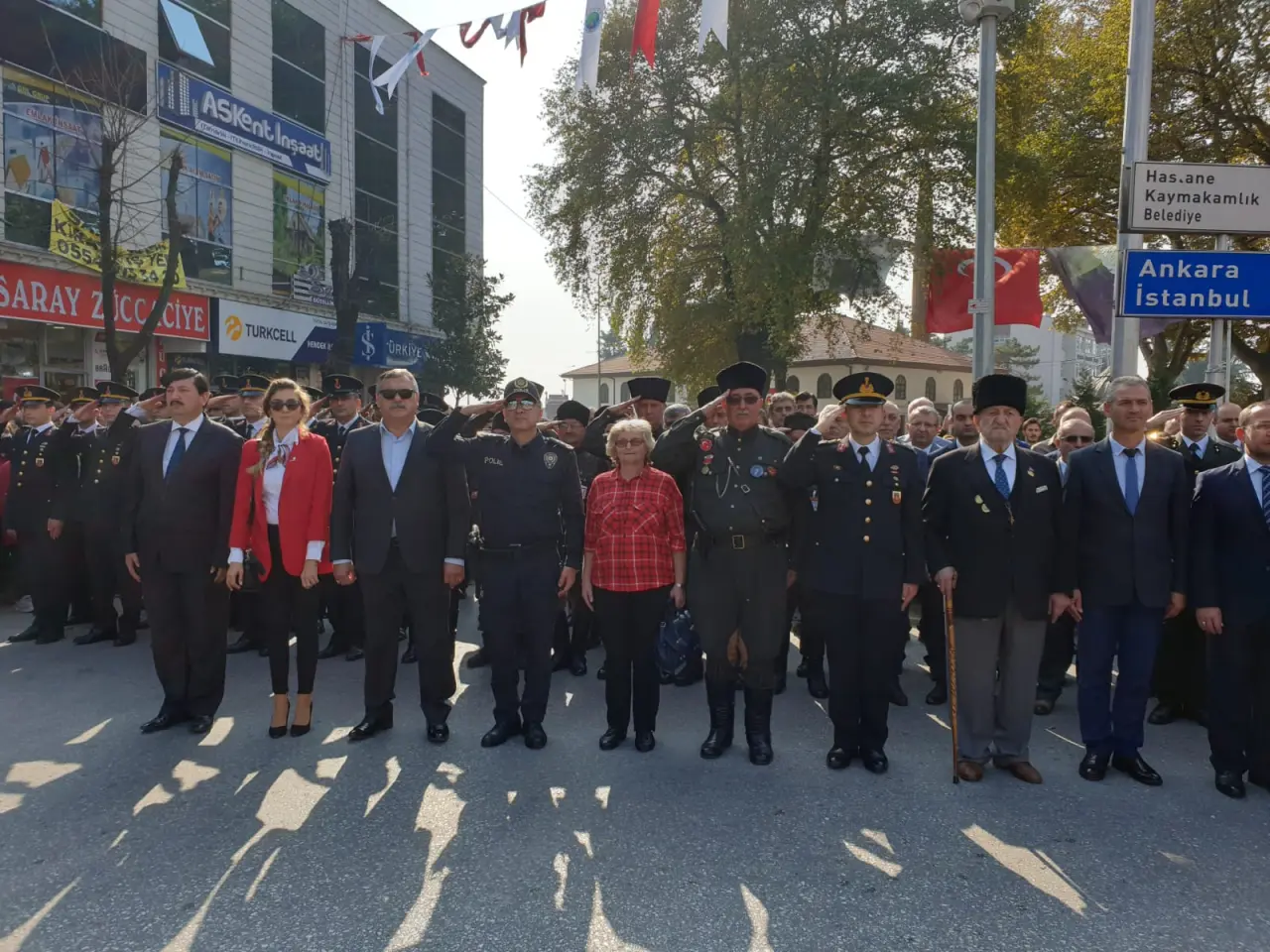 Haber: Cumhuriyet Bayramı Coşkusu Çelenk Koyma Töreni İle Başladı - Galeri-1
