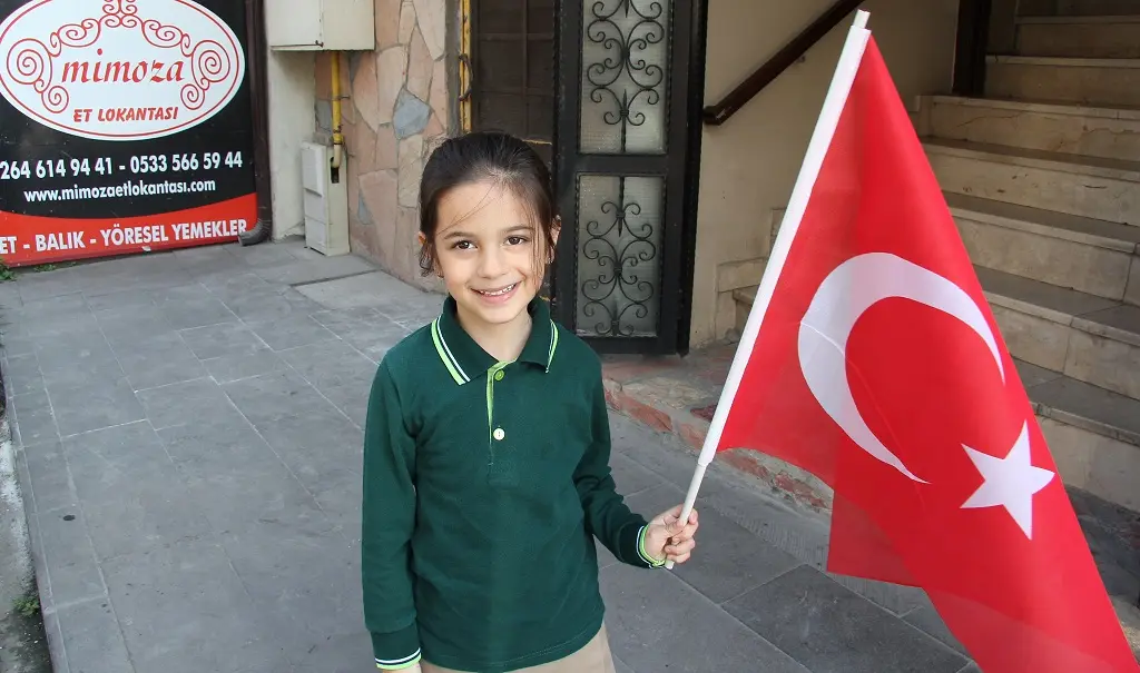 Haber: Hendek Bayraklarla Donatıldı - Galeri-3