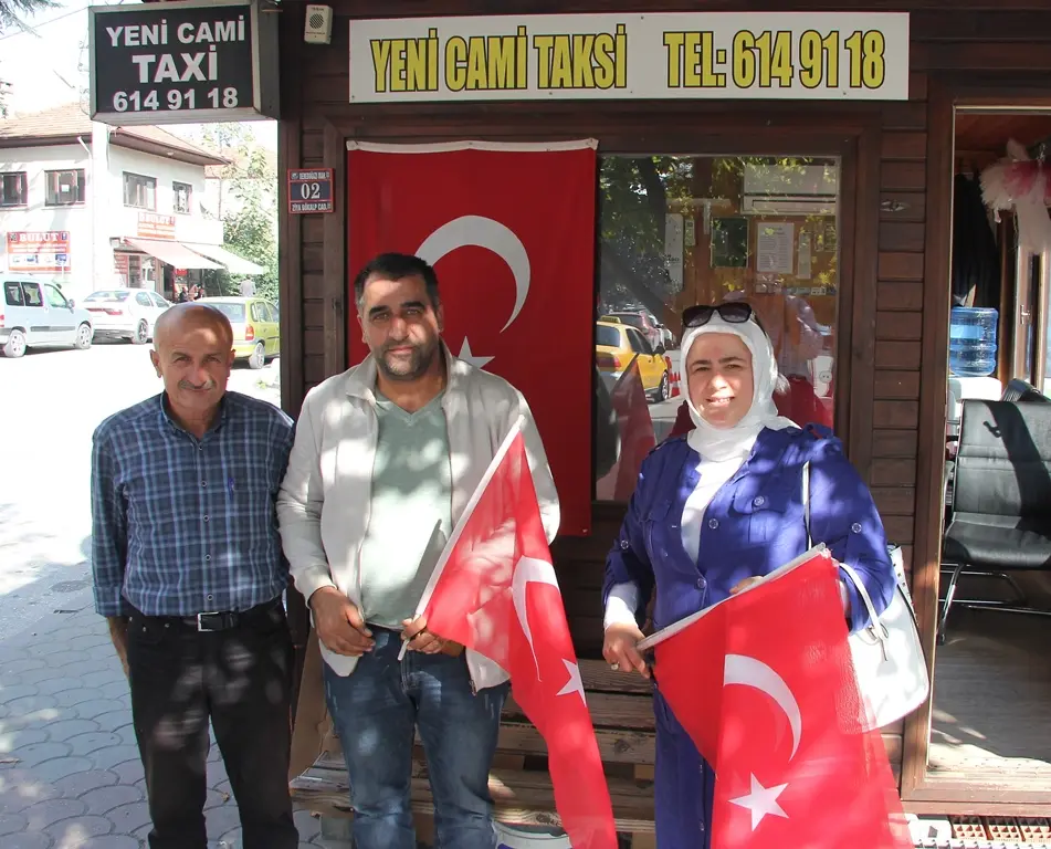 Haber: Hendek Bayraklarla Donatıldı - Galeri-1