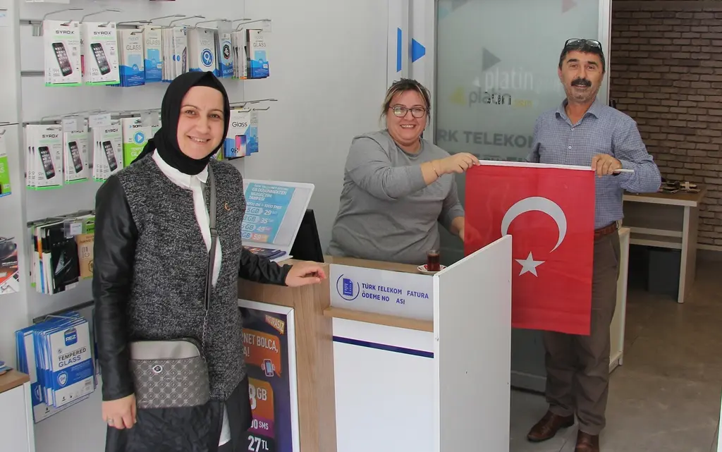 Haber: Hendek Bayraklarla Donatıldı - Galeri-2