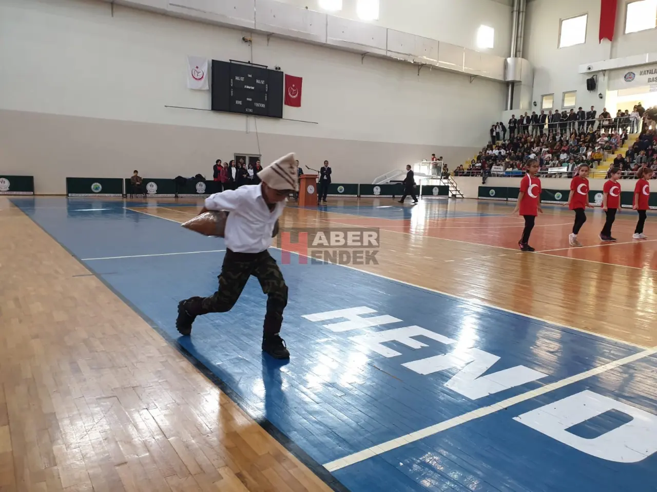 Haber: Cumhuriyet Bayramı Hendek’te Coşkuyla Kutlandı - Galeri-10