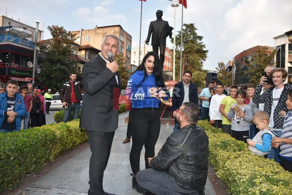 Haber: Motosikletçilerin Cumhuriyet Kutlaması Sürpriz Teklifle Son Buldu - Galeri-6