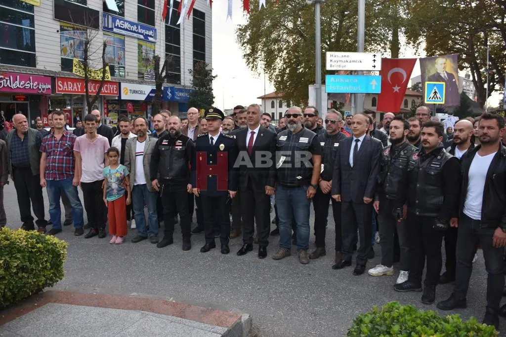 Haber: Motosikletçilerin Cumhuriyet Kutlaması Sürpriz Teklifle Son Buldu - Galeri-5