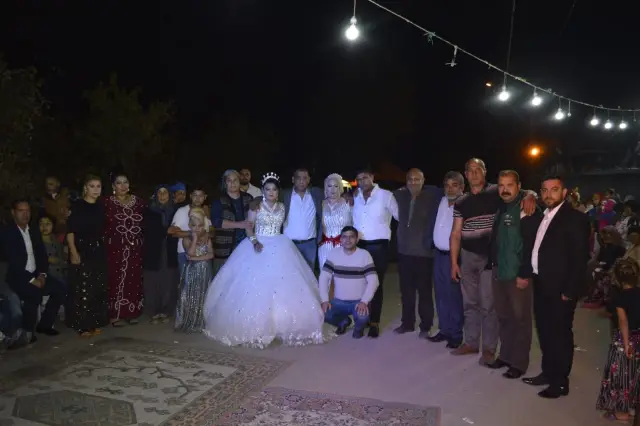 Yasin ile Kübra Dünya Evine Girdi