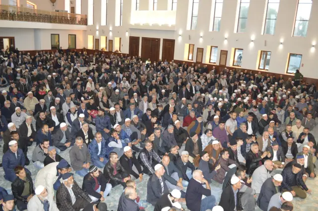 Hendek’te Mevlid-i Nebi Haftasında Eller Semaya Açıldı