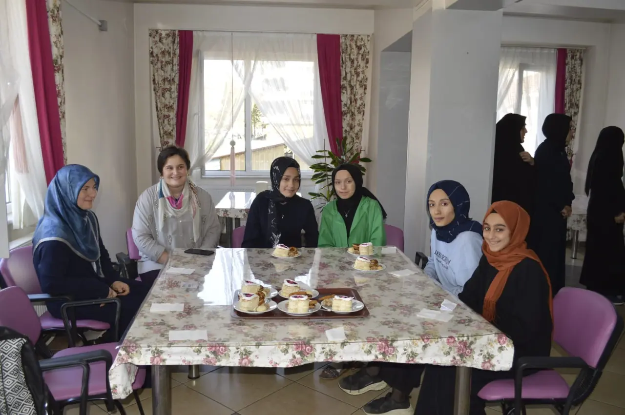 Haber: Hendek’te Mevlid-i Nebi Haftasında Eller Semaya Açıldı - Galeri-5