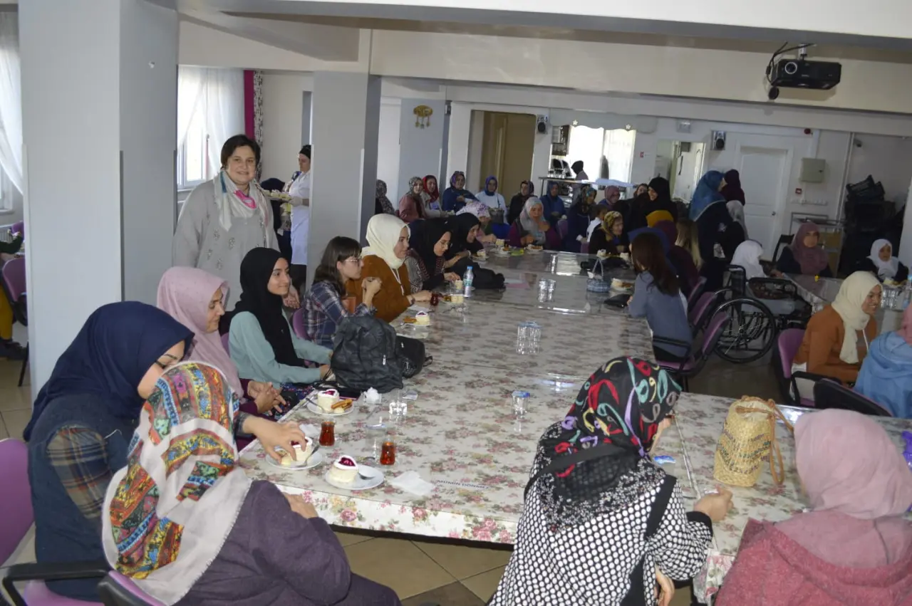 Haber: Hendek’te Mevlid-i Nebi Haftasında Eller Semaya Açıldı - Galeri-3