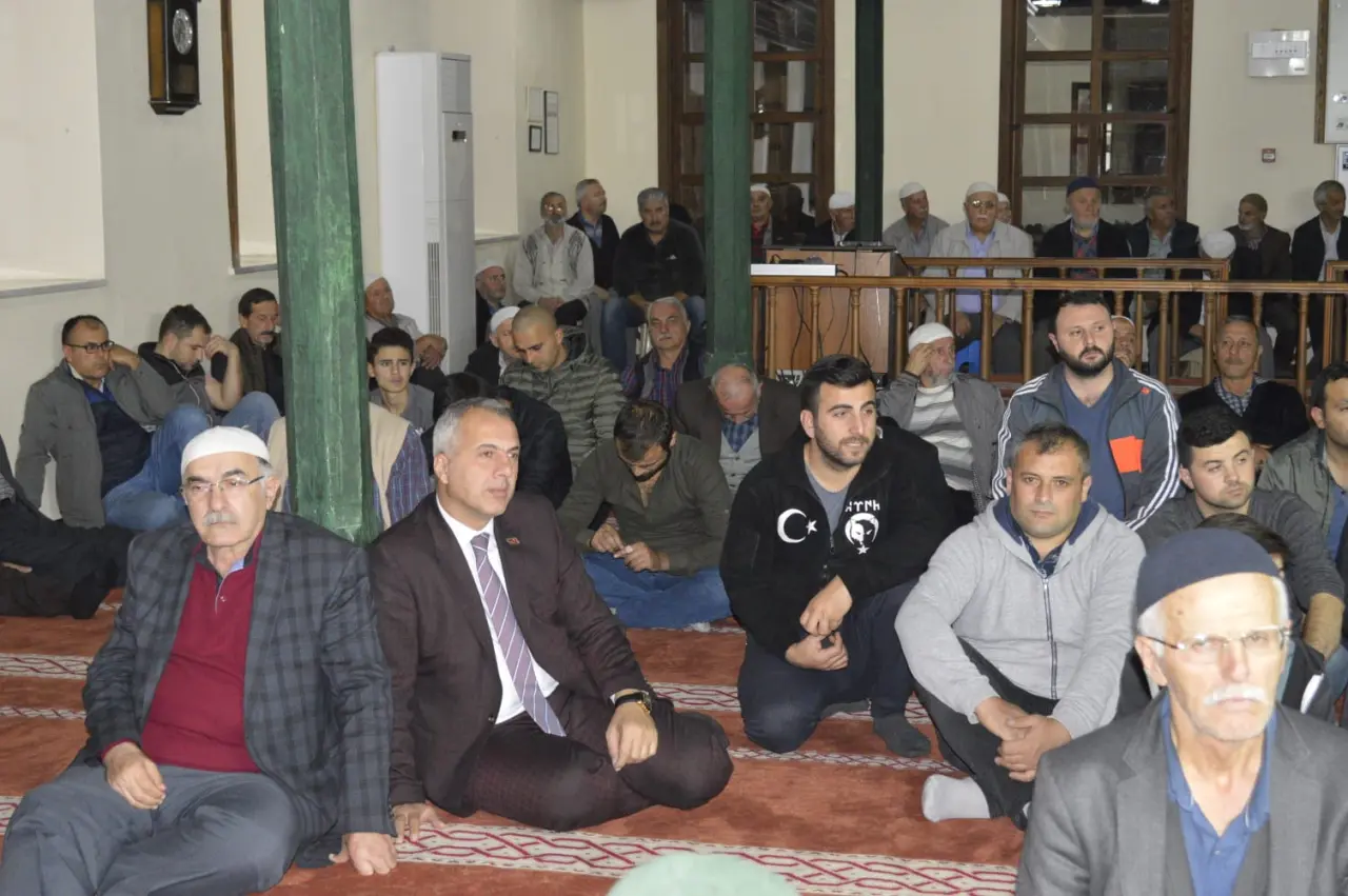 Haber: Hendek’te Mevlid-i Nebi Haftasında Eller Semaya Açıldı - Galeri-2