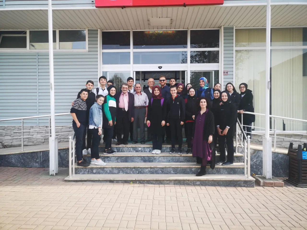Haber: Hendek Anadolu Lisesi Huzur Evinde - Öne Çıkan