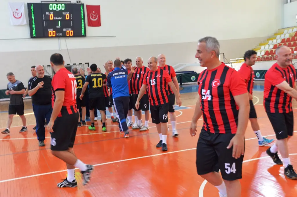 Haber: 200 SPORCU HENTBOL  ŞENLİĞİNDE BULUŞTU - Galeri-3