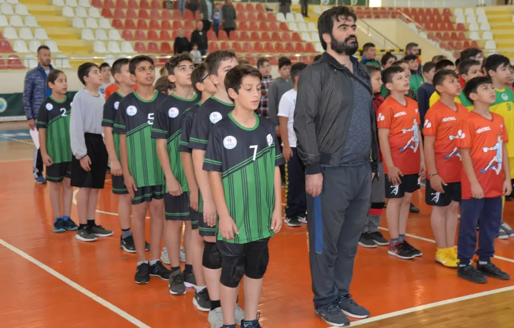 Haber: 200 SPORCU HENTBOL  ŞENLİĞİNDE BULUŞTU - Galeri-5