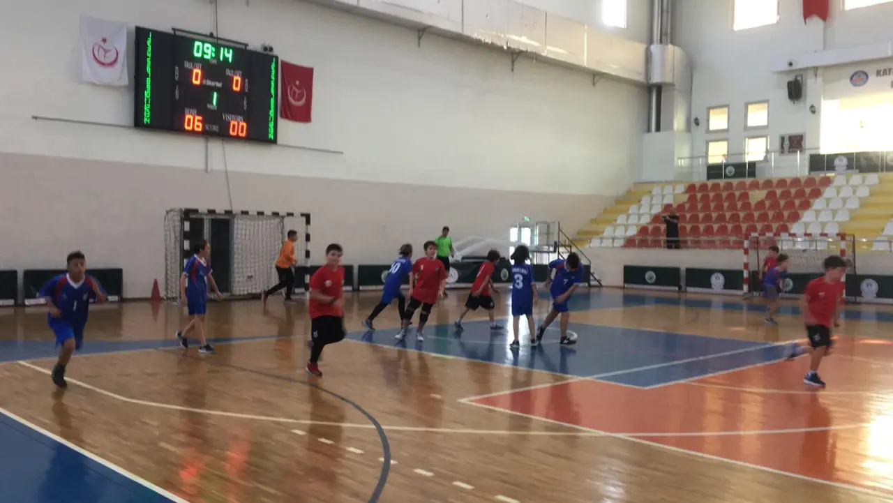 Haber: 200 SPORCU HENTBOL  ŞENLİĞİNDE BULUŞTU - Galeri-4