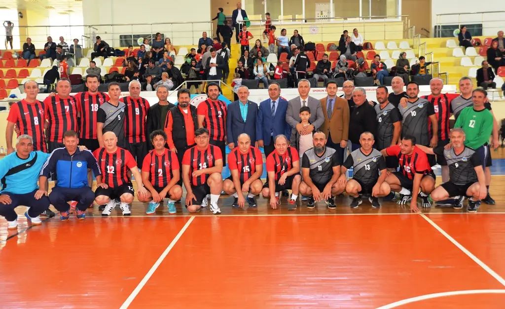 Haber: 200 SPORCU HENTBOL  ŞENLİĞİNDE BULUŞTU - Galeri-2