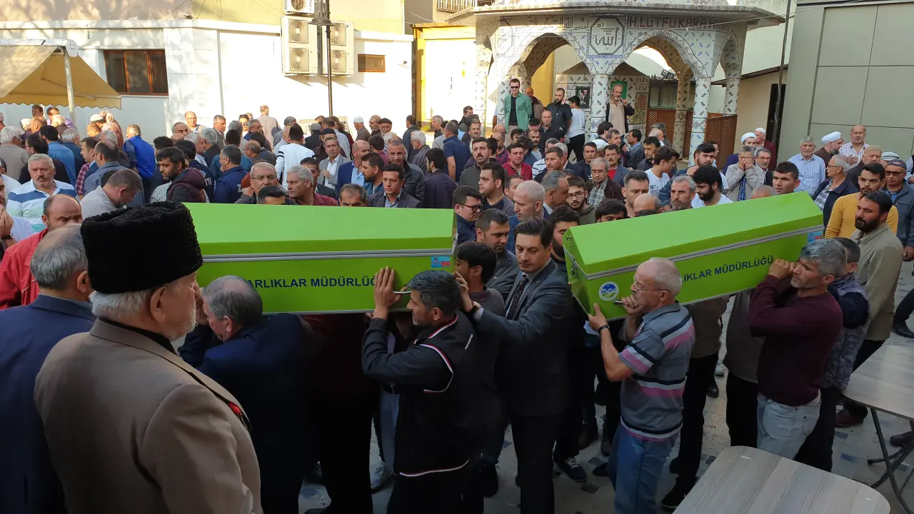 Haber: Ölen İki Kardeşe Acı Veda - Galeri-1