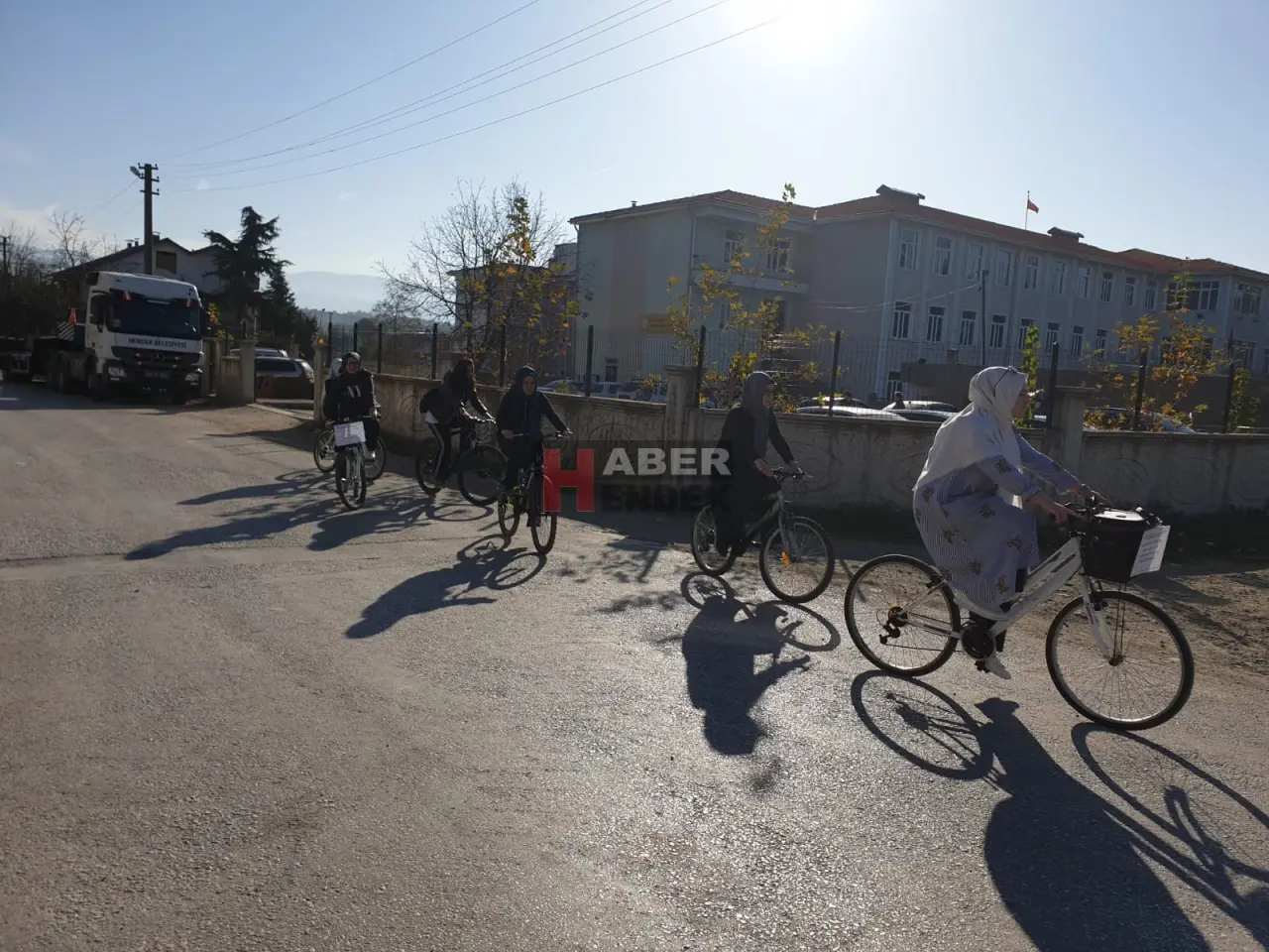 Haber: İmam Hatip Lisesi Öğretmenleri Sağlık İçin Pedal Çevirdiler - Galeri-7