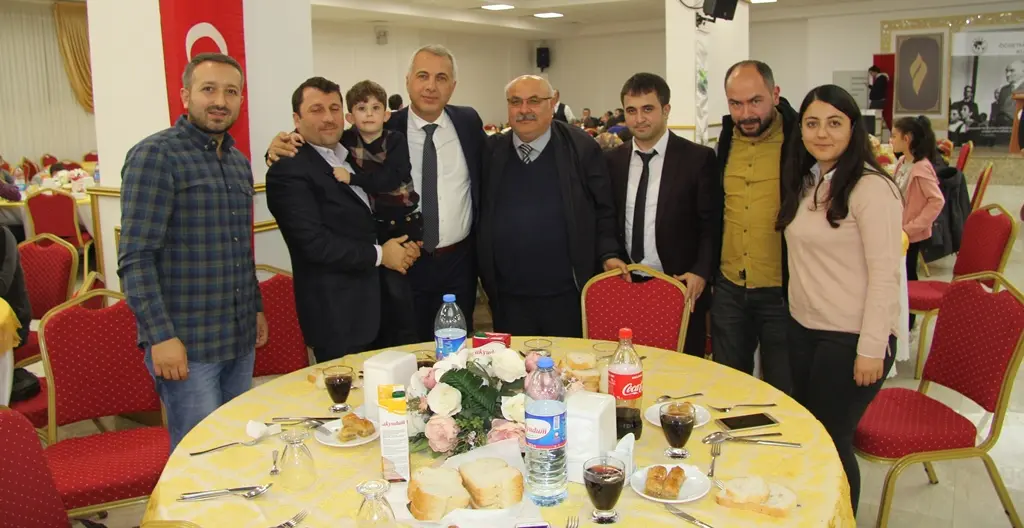 Haber: Hendek’te öğretmenlere özel kutlama - Galeri-19