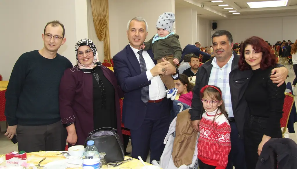 Haber: Hendek’te öğretmenlere özel kutlama - Galeri-15