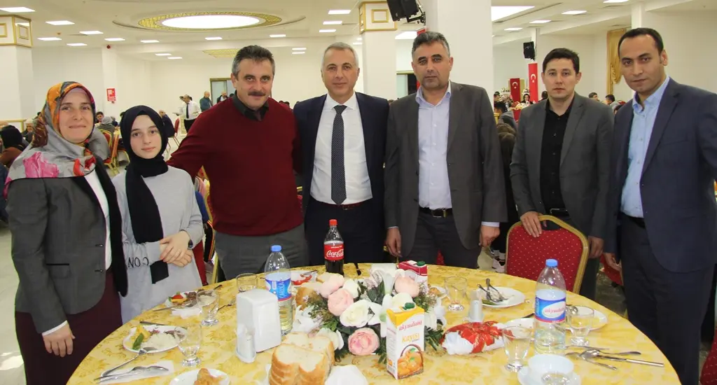Haber: Hendek’te öğretmenlere özel kutlama - Galeri-20