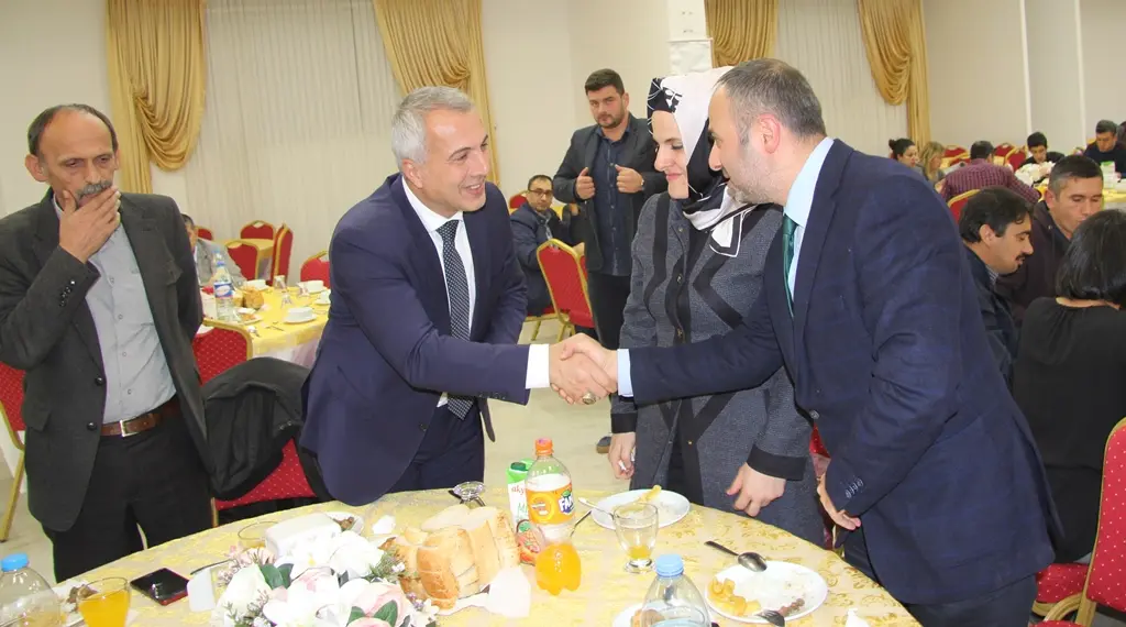 Haber: Hendek’te öğretmenlere özel kutlama - Galeri-18