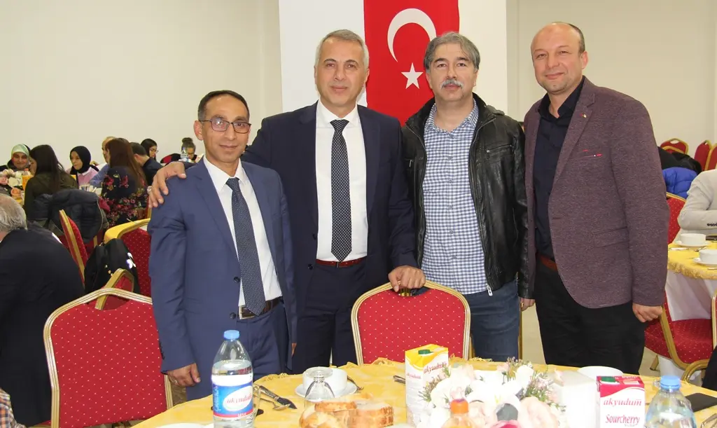 Haber: Hendek’te öğretmenlere özel kutlama - Galeri-11