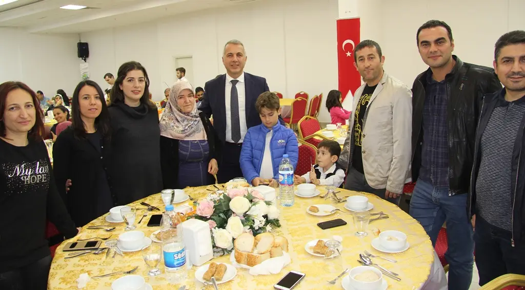 Haber: Hendek’te öğretmenlere özel kutlama - Galeri-8