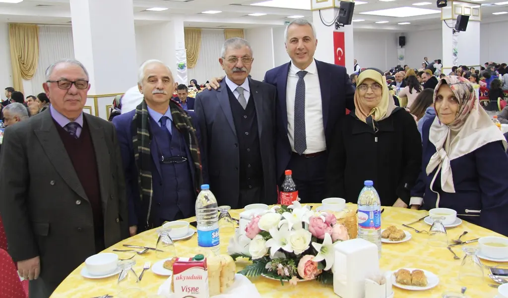 Haber: Hendek’te öğretmenlere özel kutlama - Galeri-14