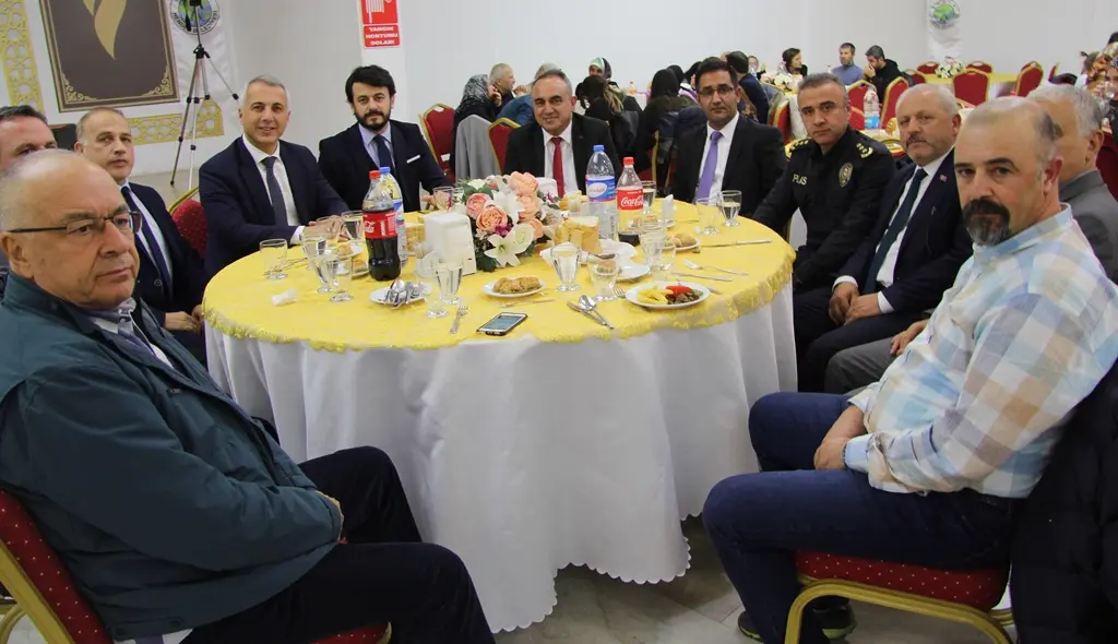 Haber: Hendek’te öğretmenlere özel kutlama - Galeri-22