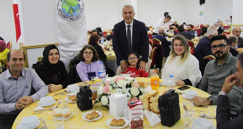Haber: Hendek’te öğretmenlere özel kutlama - Galeri-12