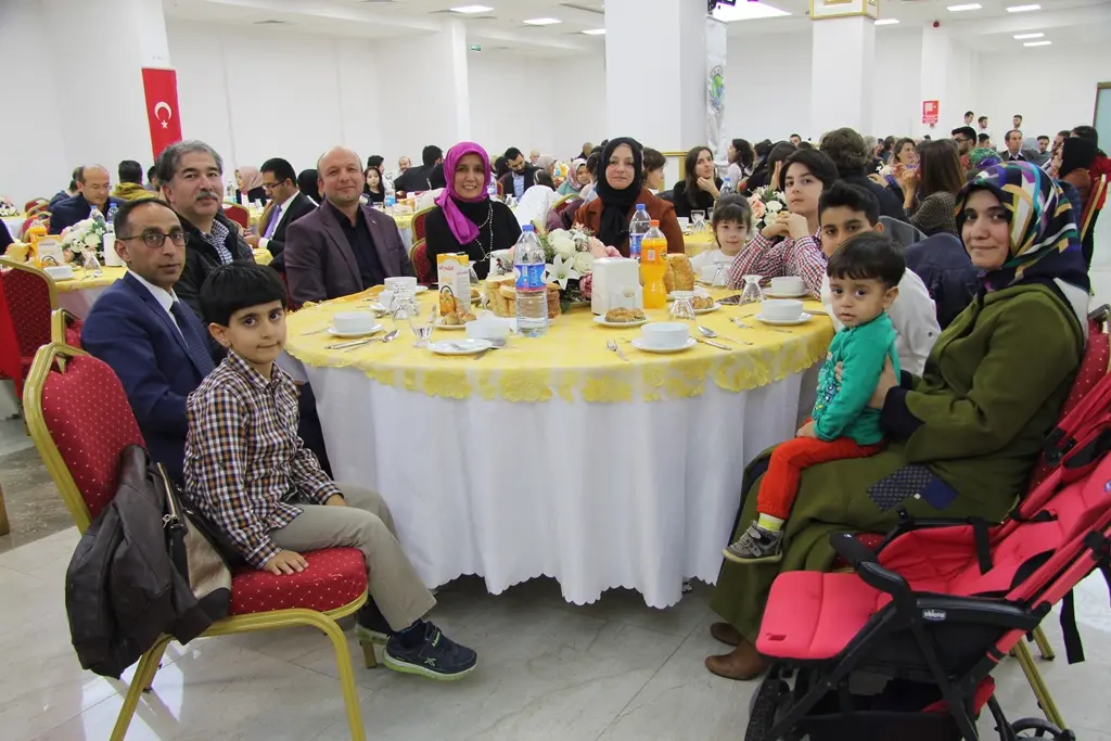 Haber: Hendek’te öğretmenlere özel kutlama - Galeri-27