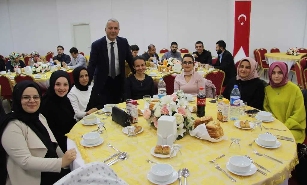 Haber: Hendek’te öğretmenlere özel kutlama - Galeri-10