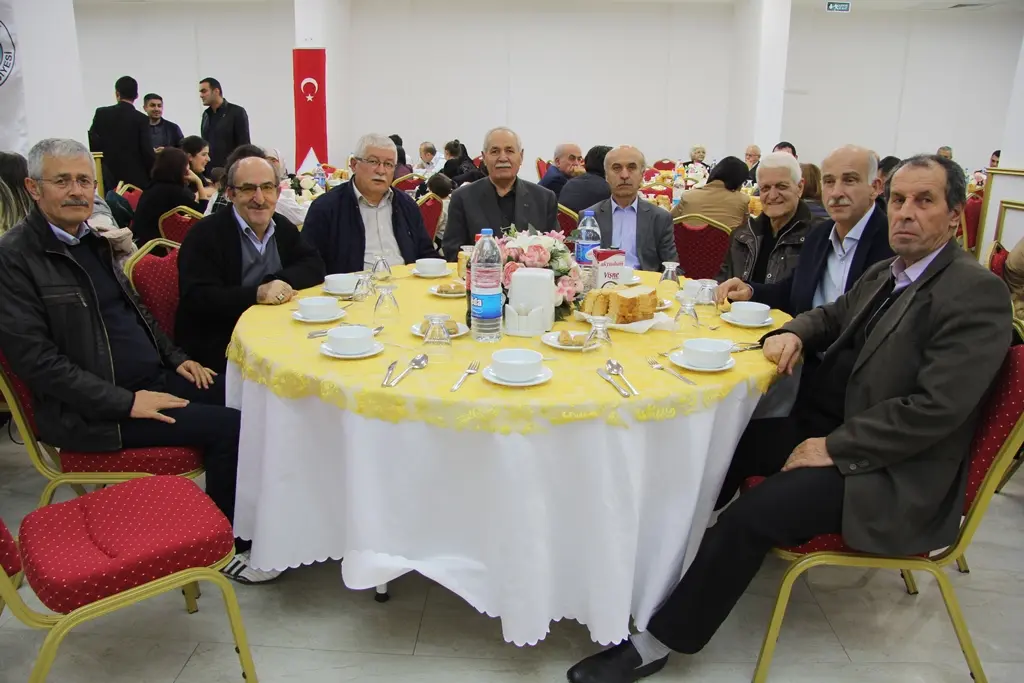 Haber: Hendek’te öğretmenlere özel kutlama - Galeri-24