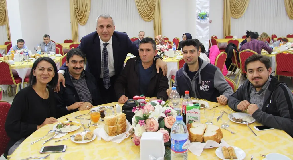 Haber: Hendek’te öğretmenlere özel kutlama - Galeri-17