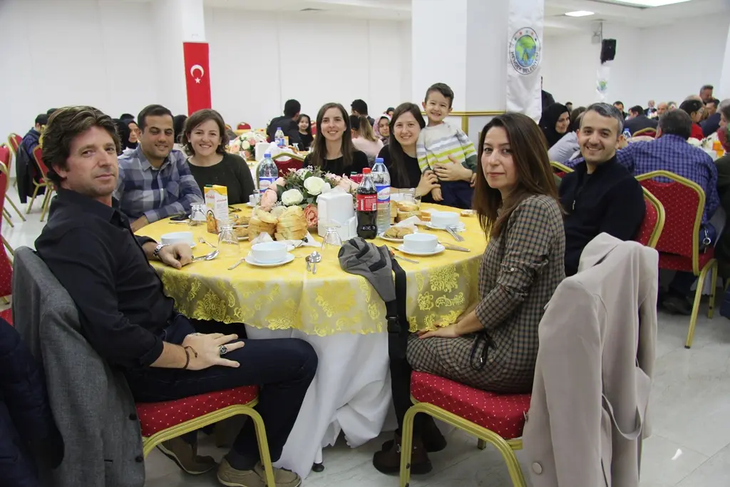 Haber: Hendek’te öğretmenlere özel kutlama - Galeri-26