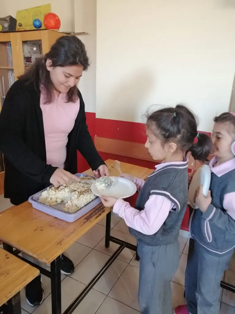 Haber: Kazımiye Cumhuriyet Öğrencilerinden Örnek Davranış - Galeri-1