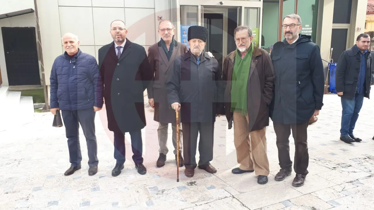 Haber: ﻿Tarihçi Yazar Bardakçı'nın Annesi Hendek'te Toprağa Verildi - Öne Çıkan