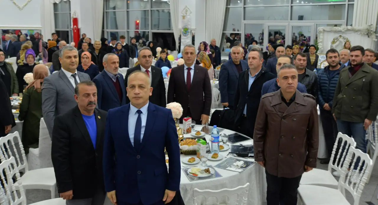 Haber: Dayanışma gecesinde gönüllerince eğlendiler - Galeri-7