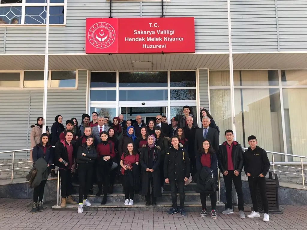 Haber: HUZUR VEREN, HUZUR BULAN BİR LİSE - Öne Çıkan