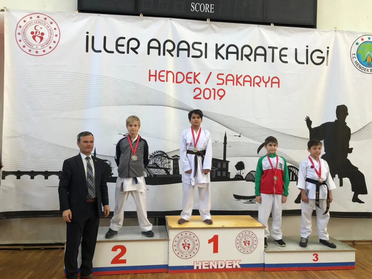 Haber: Hendekli Karateciler Madalyaya Doymuyor - Galeri-9