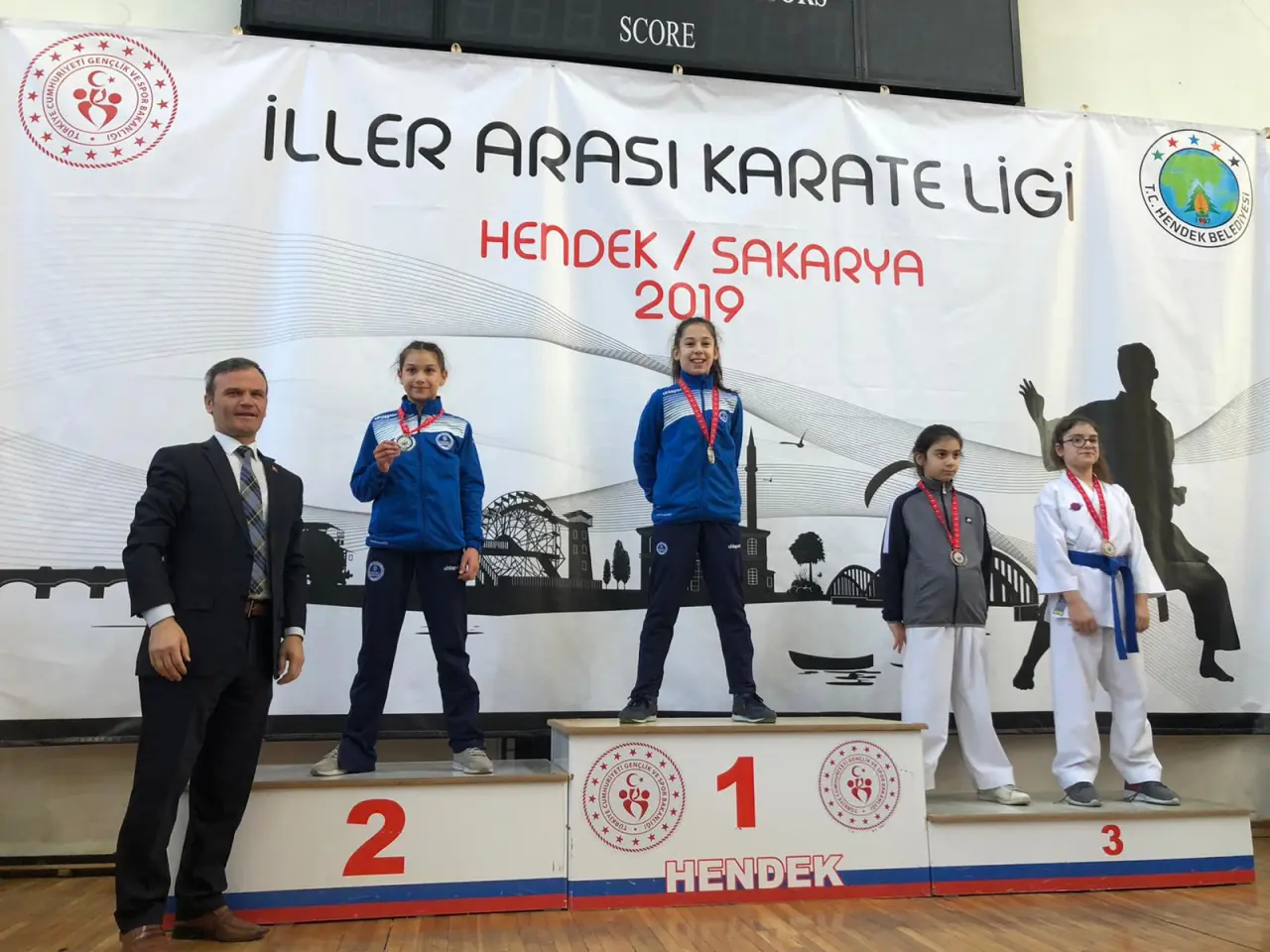 Haber: Hendekli Karateciler Madalyaya Doymuyor - Galeri-2
