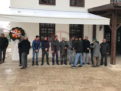 Haber: Gazeteci Mehmet Kavis’in Annesi Toprağa Verildi - Galeri-2